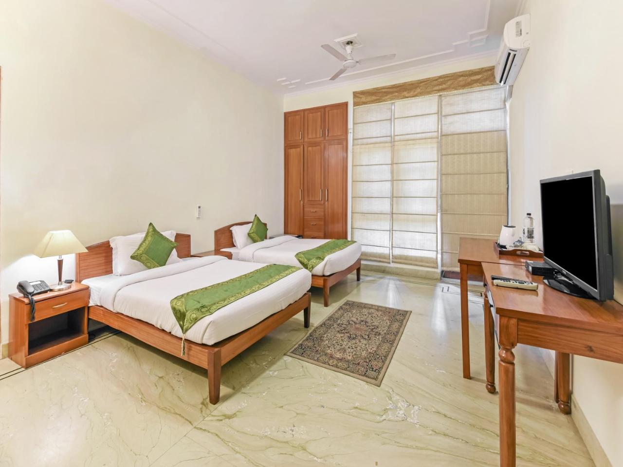 Treebo Trip The Nest Corporate Hotel Greater Noida Exterior photo