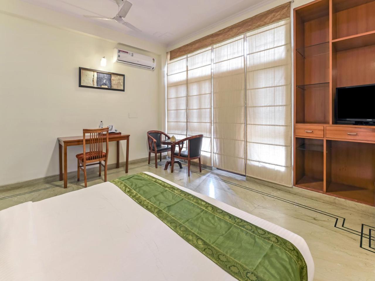Treebo Trip The Nest Corporate Hotel Greater Noida Exterior photo